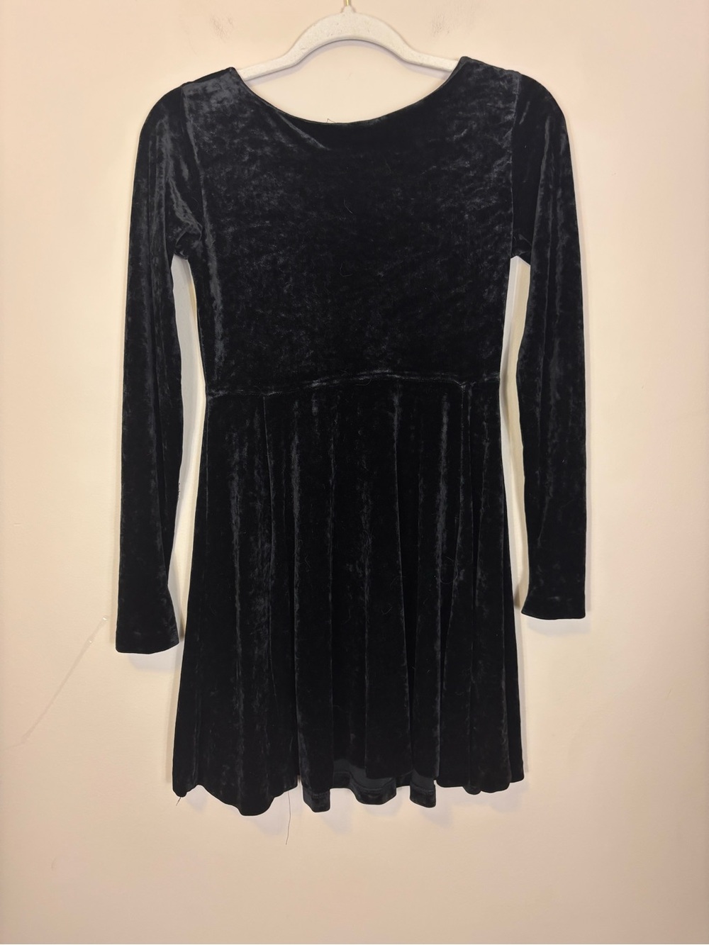 Betsey Johnson Black Velvet Scoop Neck Long Sleeve Skater Dress Large - Picture 2 of 6
